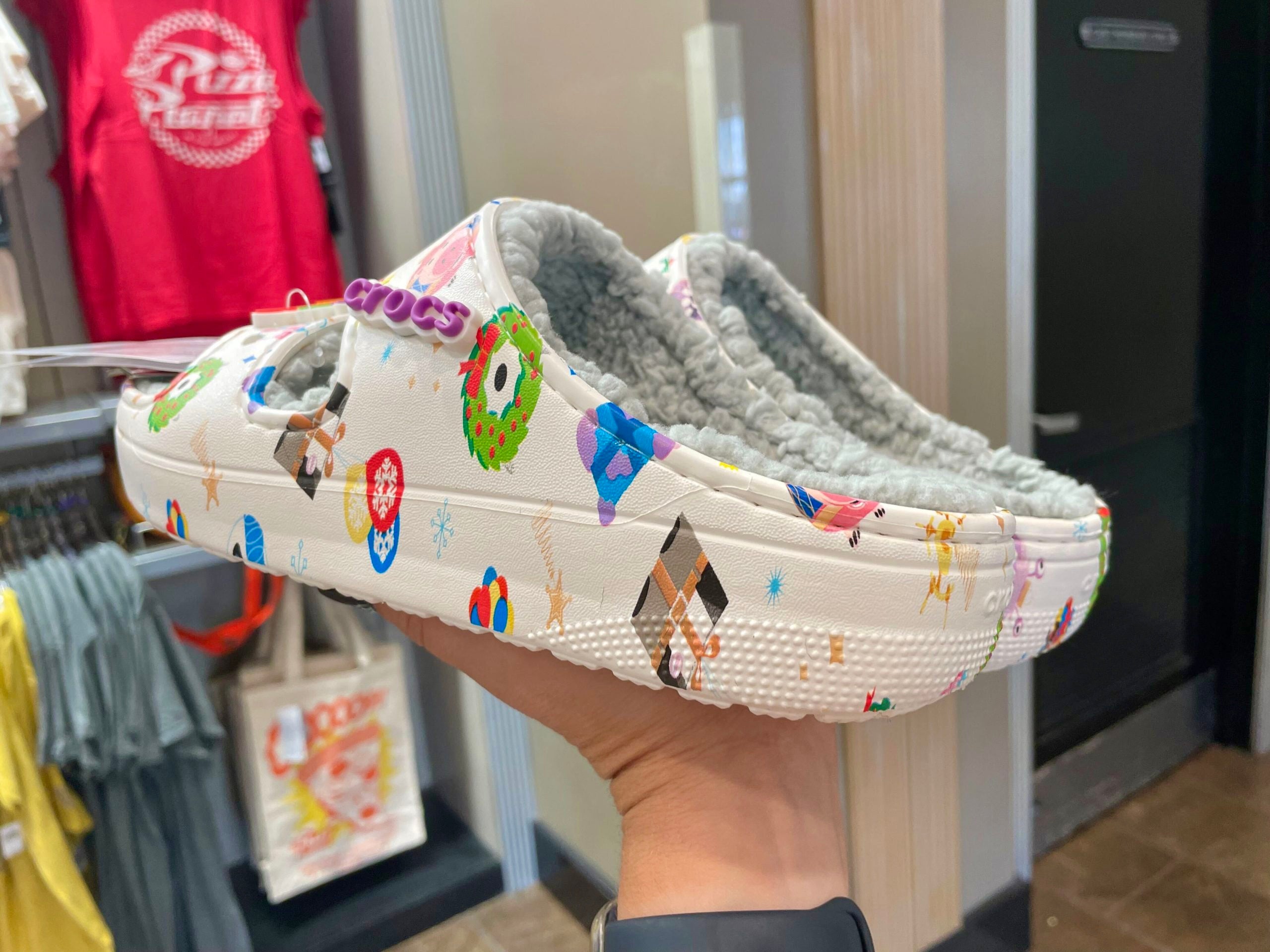 Disney Christmas crocs selling 2022 W9 M7 nwt